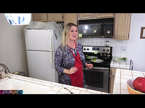 ❤️ Stepmom milking anjeunna di dapur saméméh tanggal na ❤ Video anal di urang ❌️